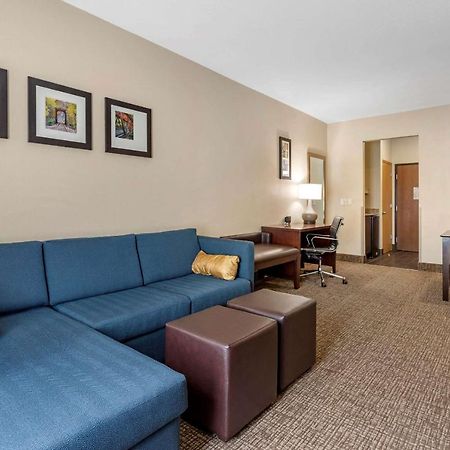 Comfort Suites Auburn Near I-69 Buitenkant foto