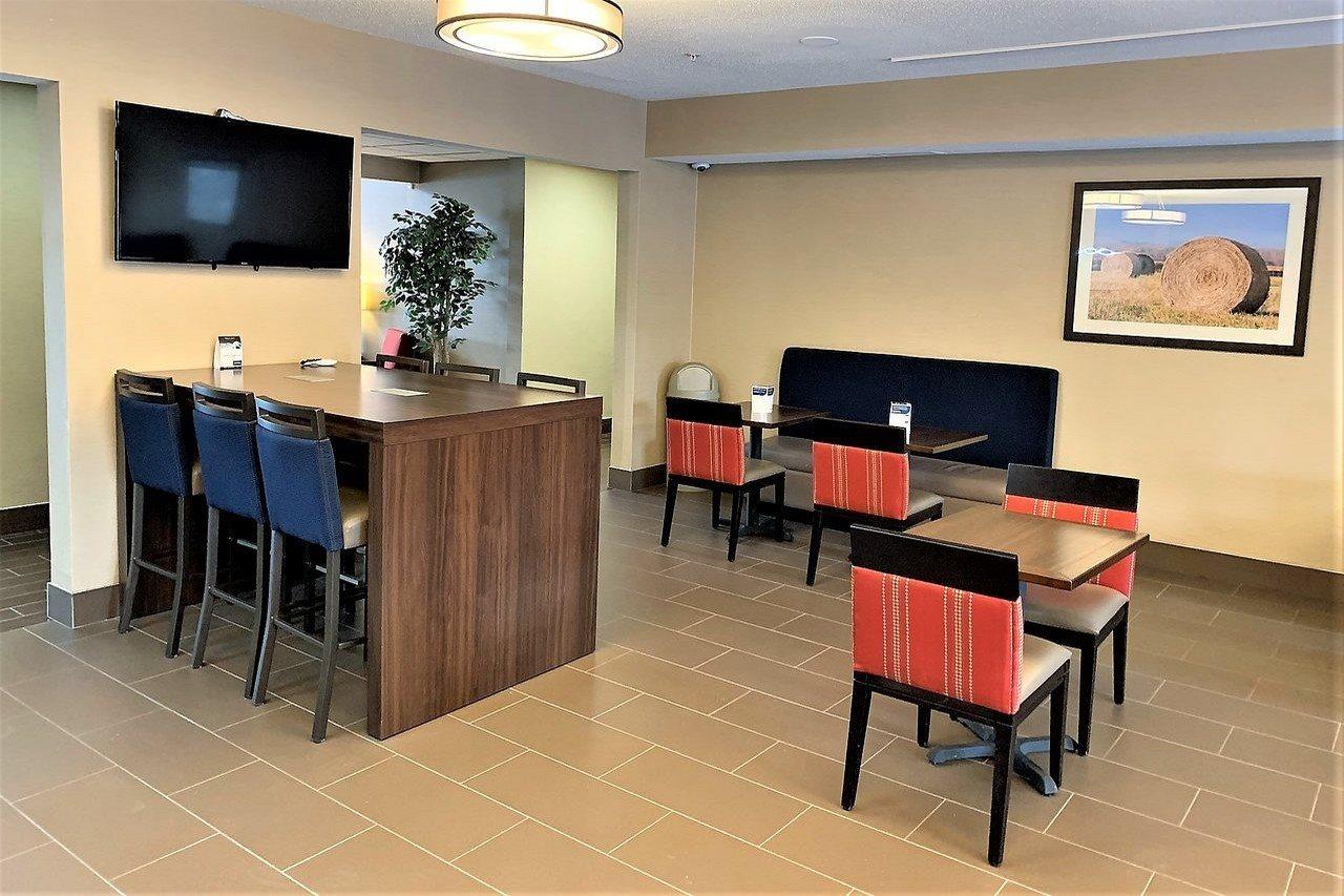 Comfort Suites Auburn Near I-69 Buitenkant foto