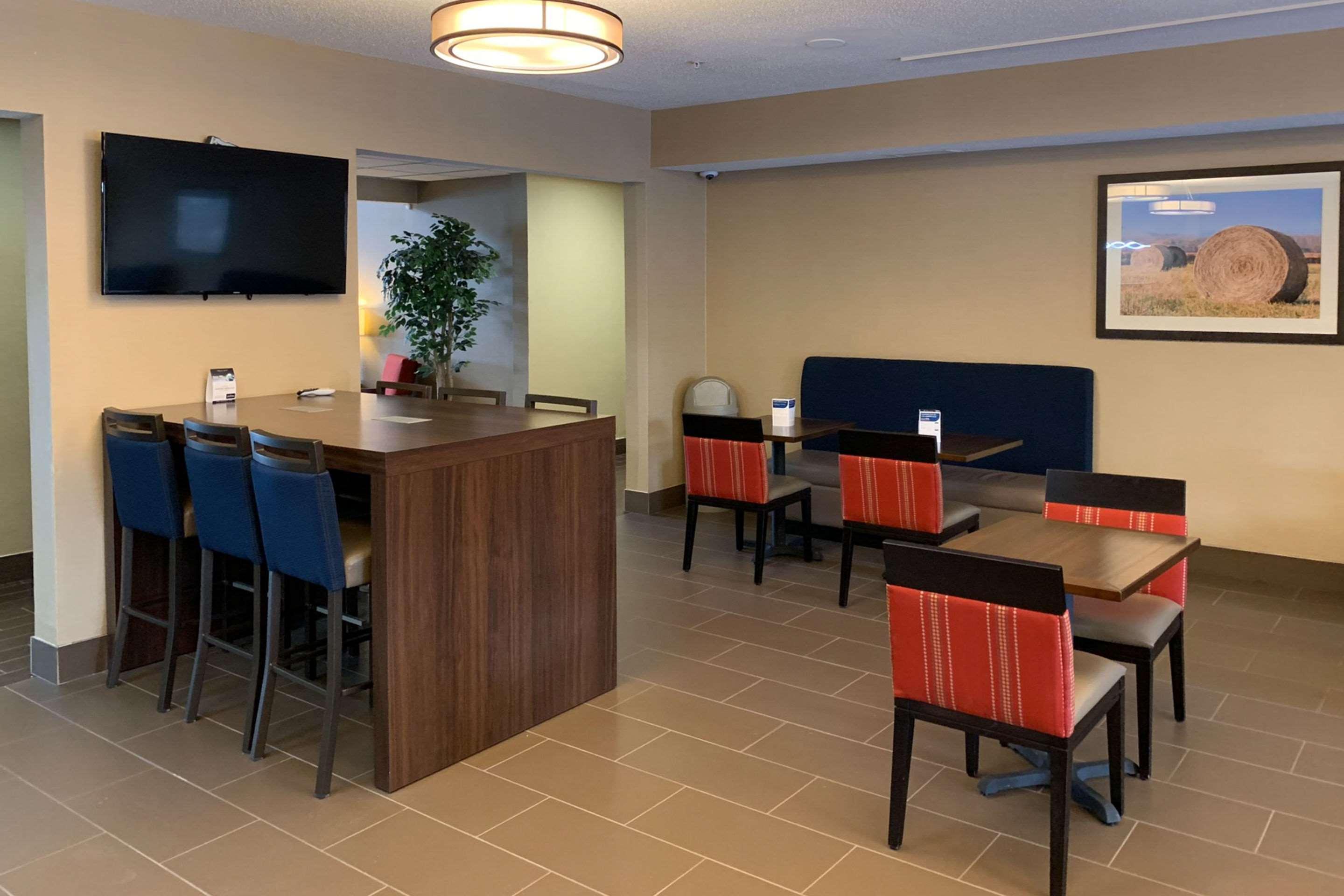 Comfort Suites Auburn Near I-69 Buitenkant foto