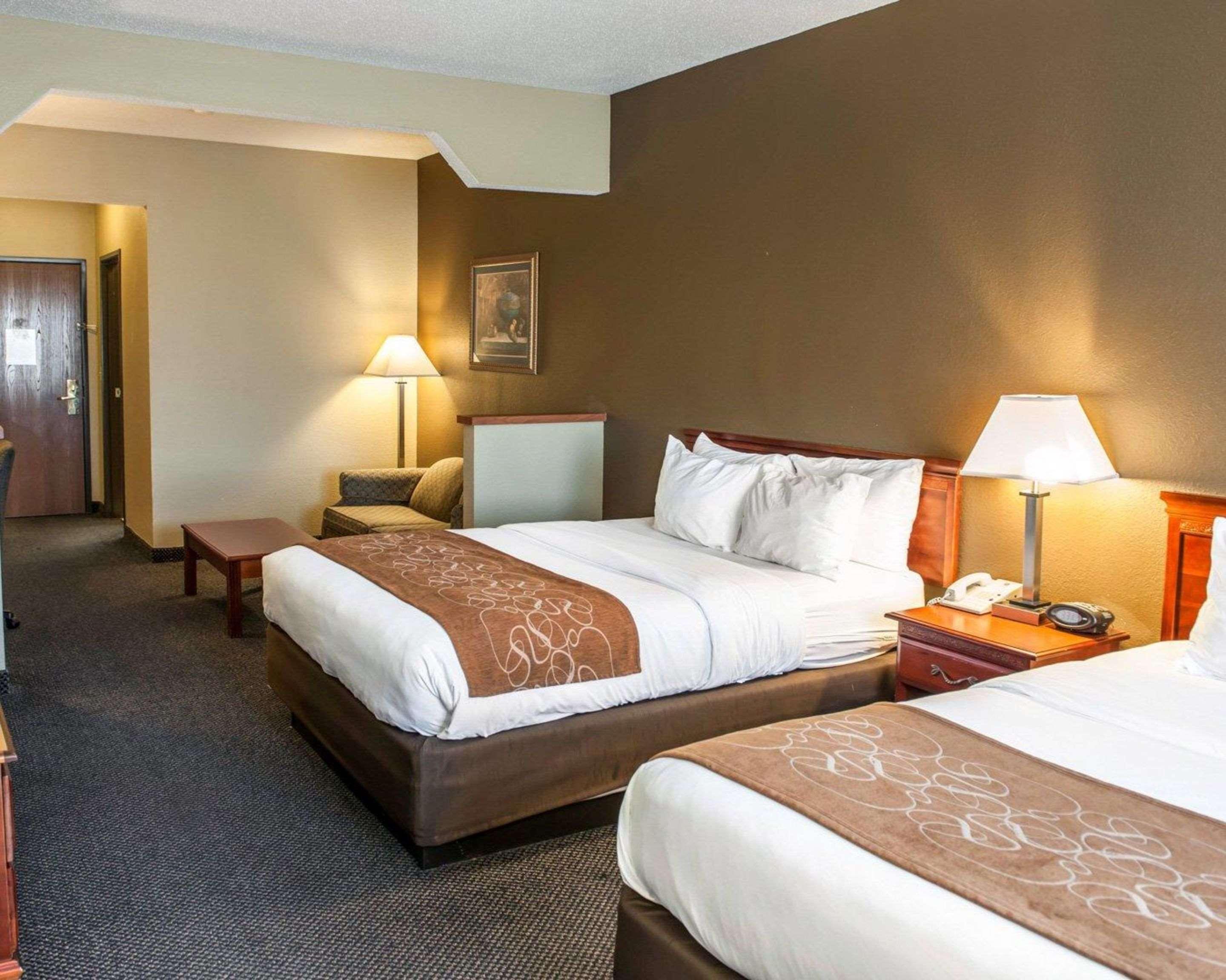 Comfort Suites Auburn Near I-69 Buitenkant foto