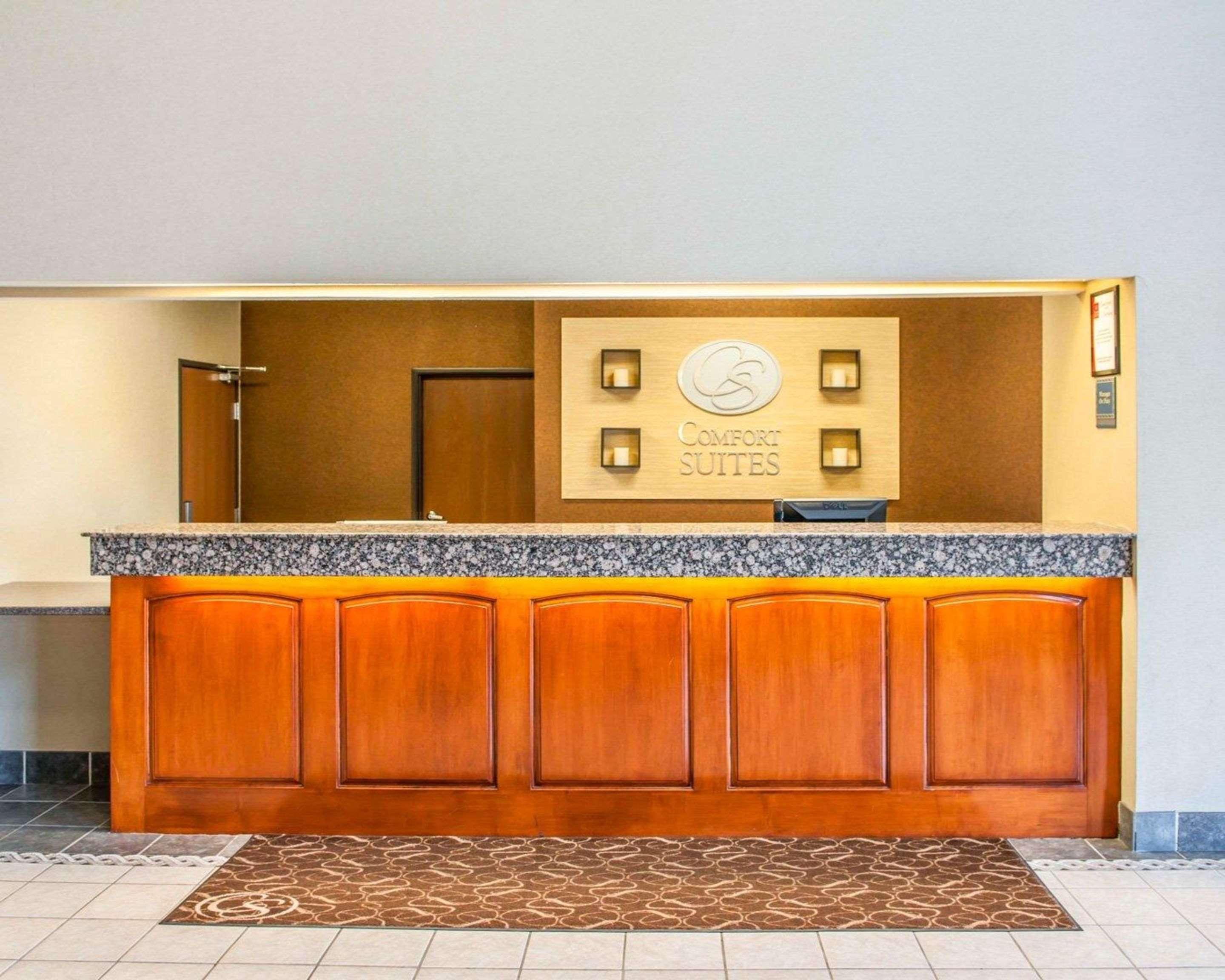 Comfort Suites Auburn Near I-69 Buitenkant foto