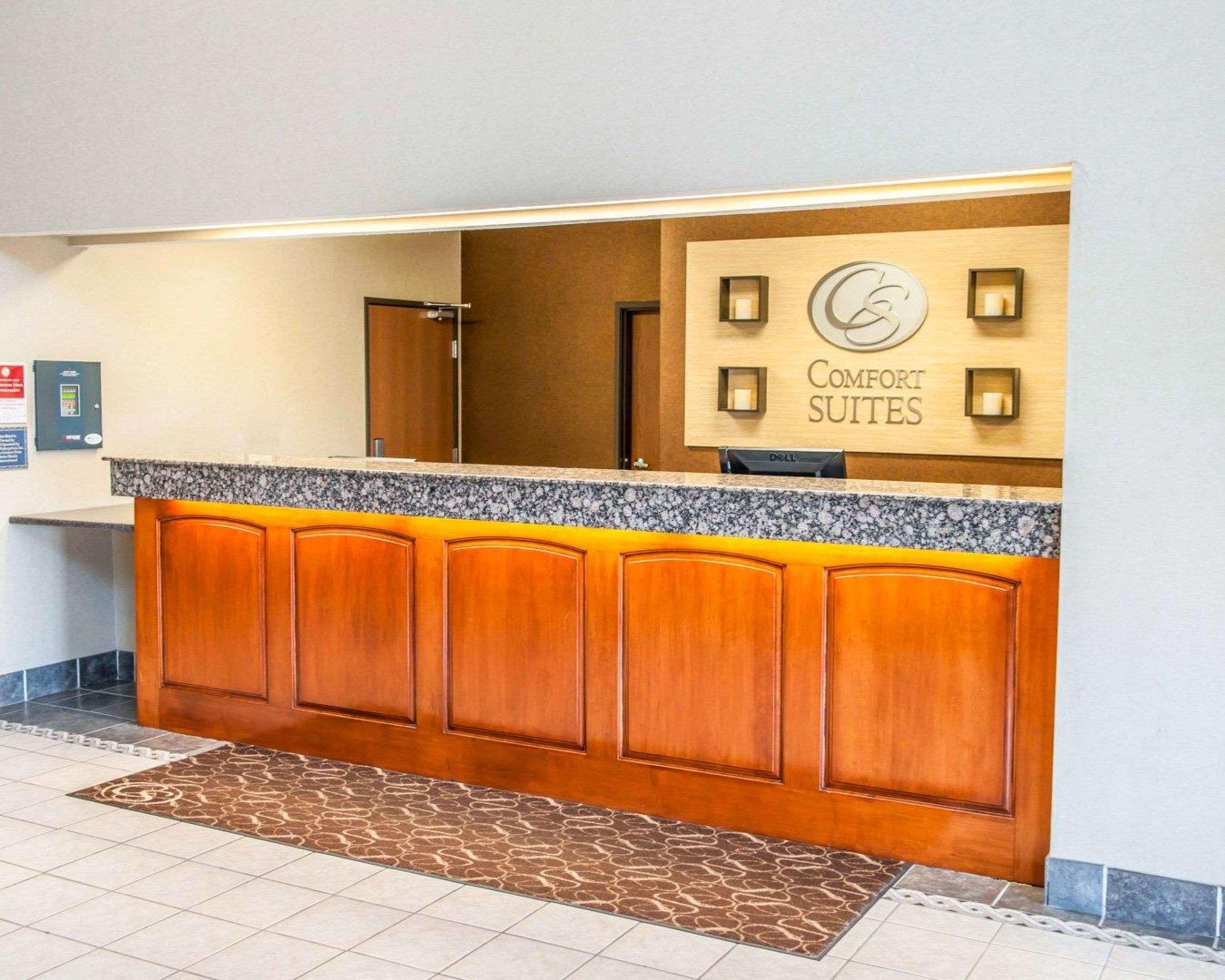 Comfort Suites Auburn Near I-69 Buitenkant foto