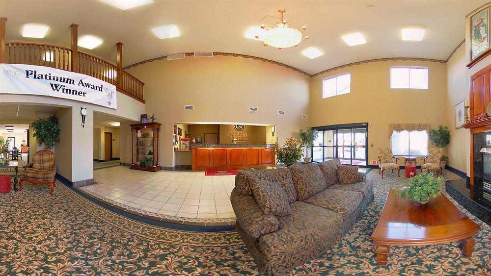 Comfort Suites Auburn Near I-69 Buitenkant foto